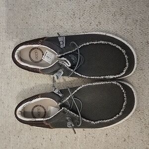 Hey Dude 9.0 Wally Funk Orange Twist Perfect Condition